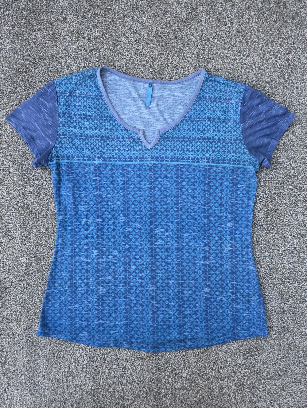 KUHL Blue Geometric Burnout Notch Neck Short Sleeve Top Lightweight Womens L